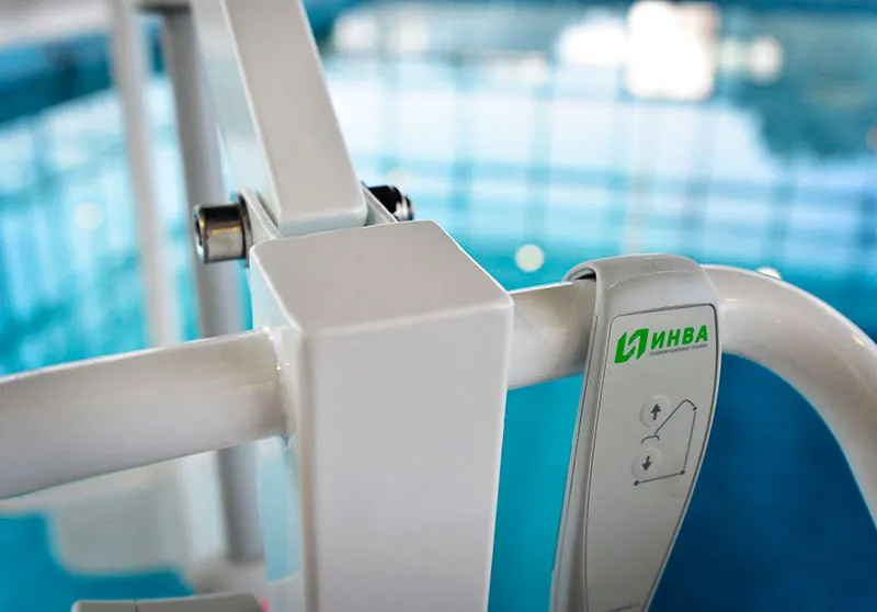 Пульт управления подъемника для инвалидов в бассейн