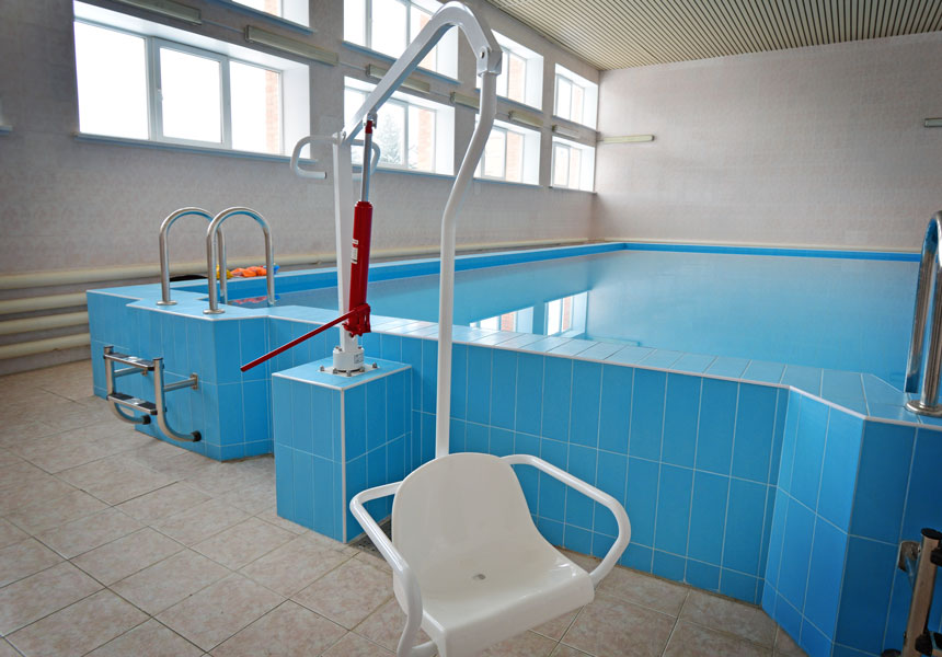 Подъемник для бассейна в санатории "Волна"